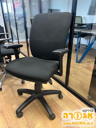 כסאות משרדיים