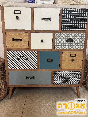 שידת מגירות