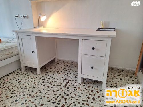שולחן עץ מלא לבן קרם