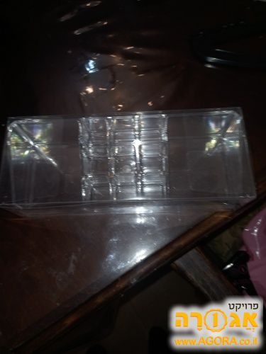 מעמד לאיפור מאקריליק