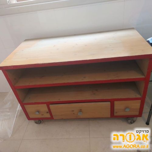 שידה מעץ אלון