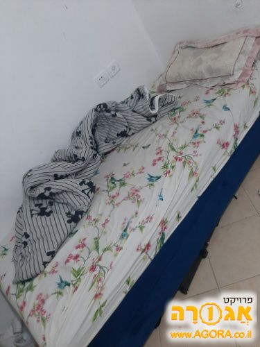 2 מיטות אחת יחיד ואחת מיטה וחצי