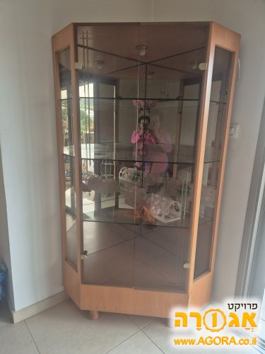 וטרינה פינתית