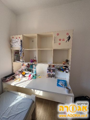 שולחן + כוננית