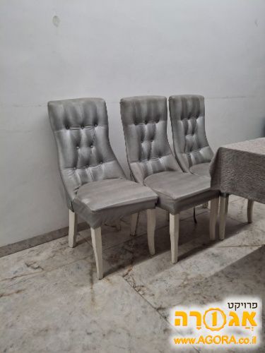 כסאות