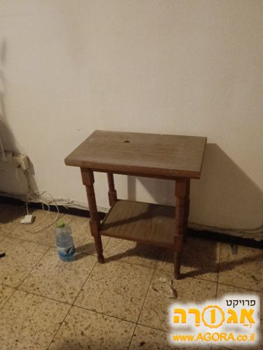 שידת עץ