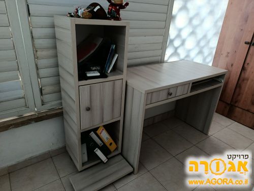 שולחן מחשב + שידה + מעמד למחשב נייח