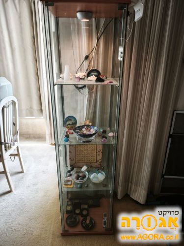 ארונית זכוכית