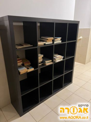 כוננית איקאה