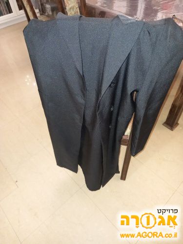 מעיל שחור דקיק לבחור חסידי לשימוש ביתי