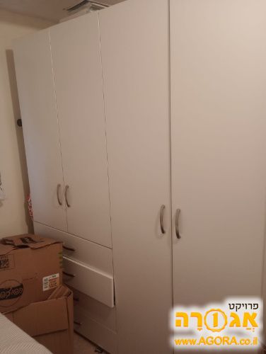 ארון בגדים