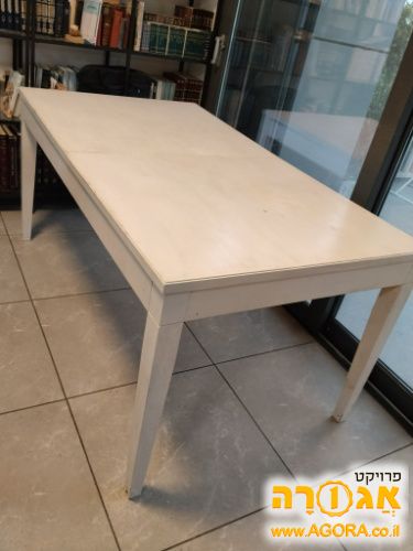שולחן אוכל