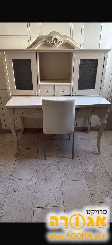 שולחן כתיבה וארונית תואמת מעצמלה