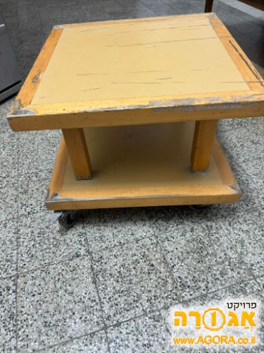 שולחן עץ משומש