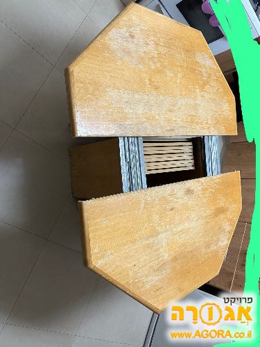 שולחן נפתח