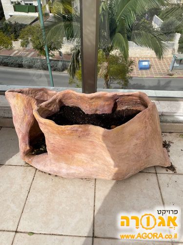 אדנית