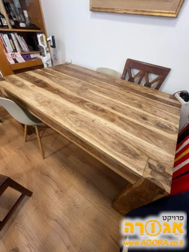 שולחן אוכל