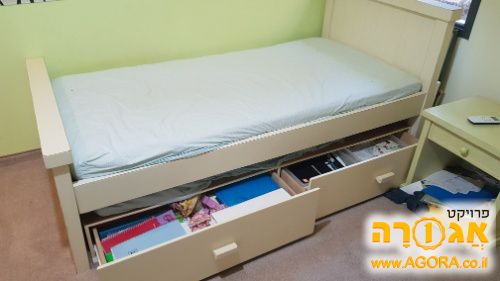 מיטת נוער נפתחת