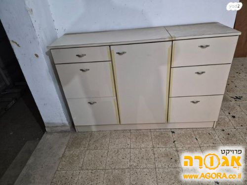 שידת אמבטיה