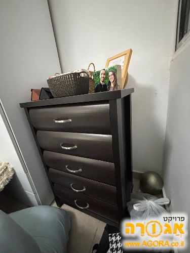 שידת מגירות
