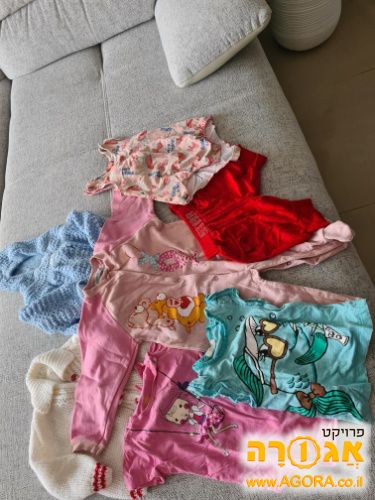 בגדים לבנות לגילאים חצי שנה עד שנה