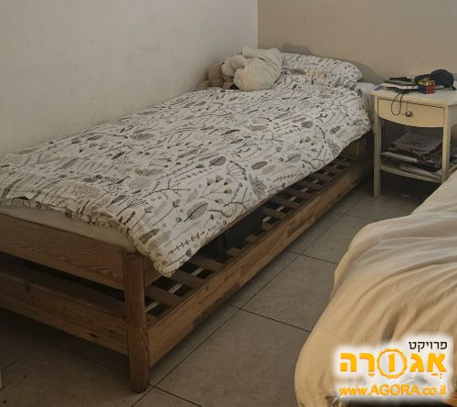 מיטה נערמת של איקאה+מזרן. יש שתיים