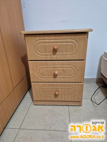 שידה בודדת