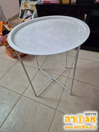 שולחן קטן עגול