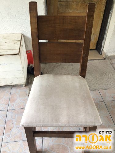 כסאות לפינת אוכל במצב מצויין