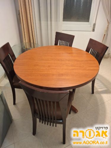 שולחן אוכל