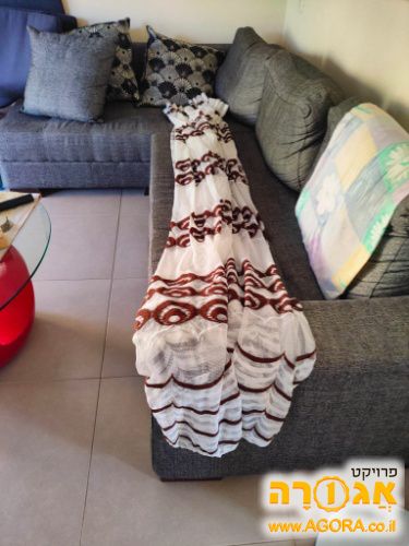 וילונות צבע לבן-חום