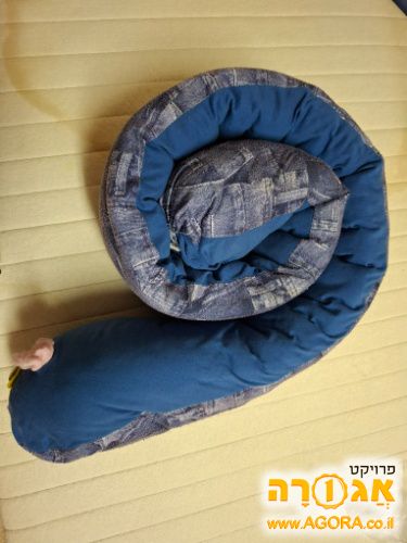 כרית בצורת נחש ארוכה