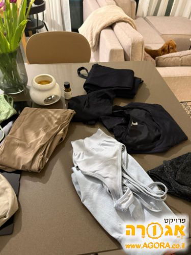 מגוון בגדי נשים מידות סמול מדיום
