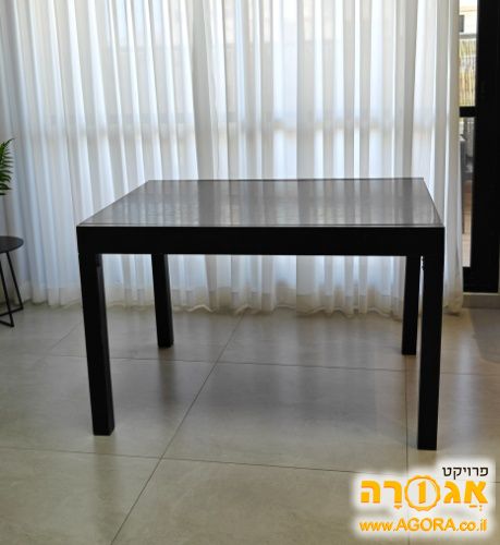 שולחן אוכל