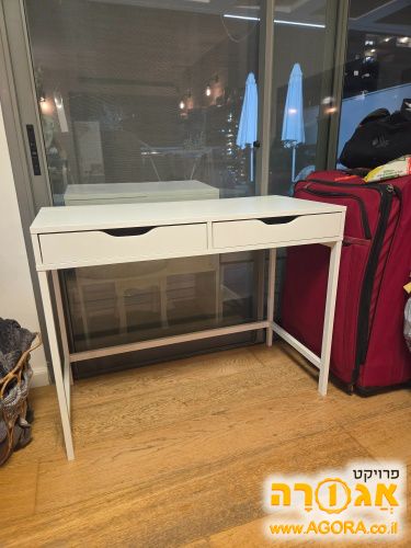 שולחן כתיבה לבן