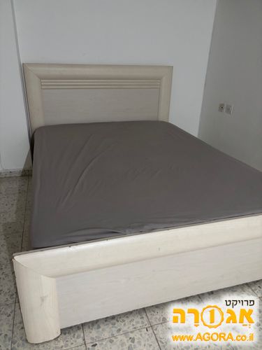 מיטה זוגית