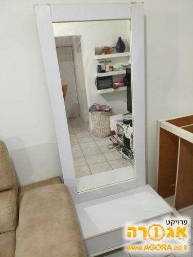 קומודה לבנה