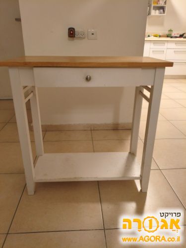 קומודת כניסה
