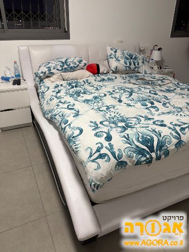 מיטה זוגית