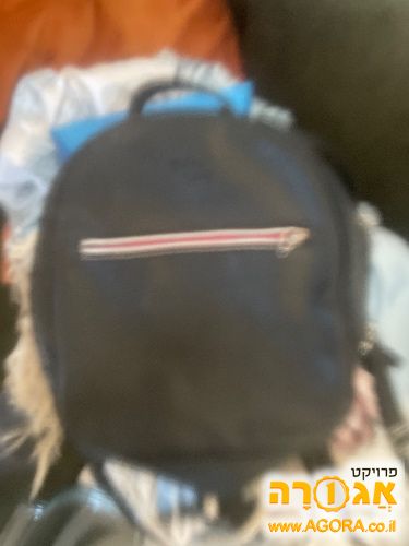 תיק גב שחור קטן