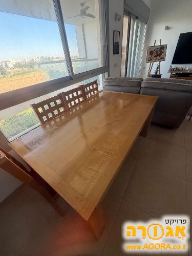 שולחן אוכל