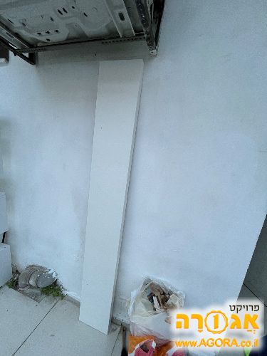 מדף לבן של איקאה