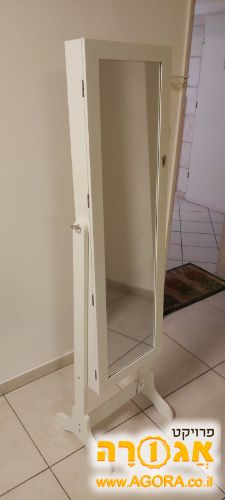 מראה / ארונית תכשיטים