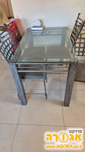 שולחן זכוכית וברזל מגולוון