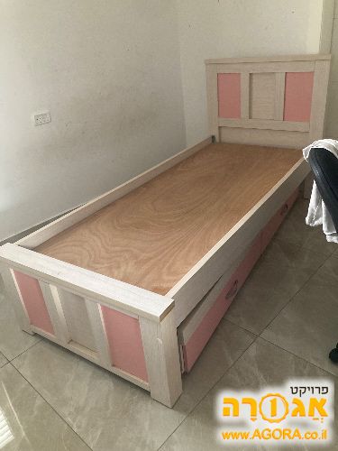 2 מיטות