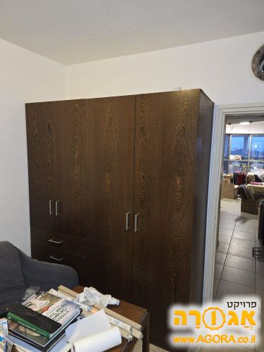 ארון קיר מעץ למסירה מתל אביב