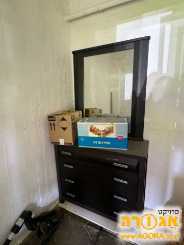 שידת איפור