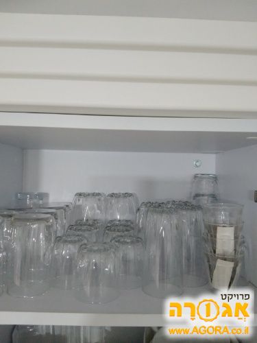 כוסות זכוכית שונות