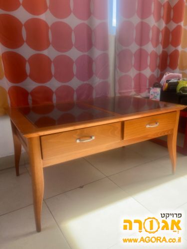 שולחן וינטג" יפייפה