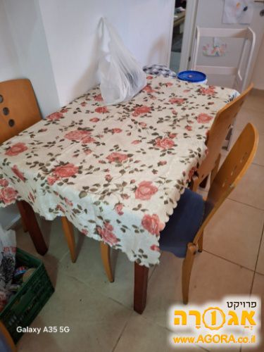 שולחן אוכל+ 4 כסאות